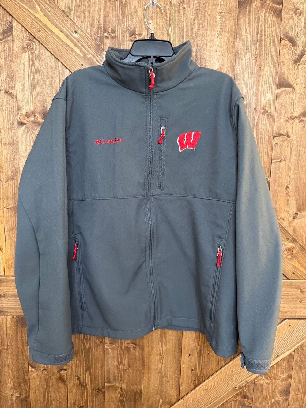 Columbia Wisconsin Badgers Men’s XL Gray Softshell Fleece-Lined Jacket (9143)